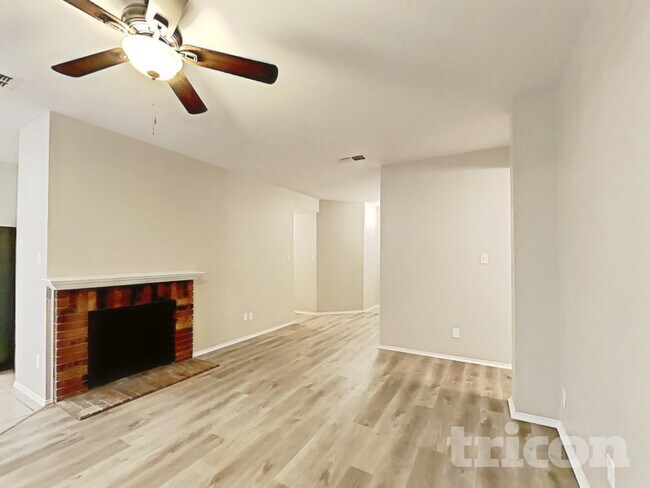 Foto del edificio - 1735 Duster Cir