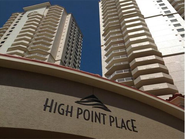 Foto del edificio - 2104 W First St