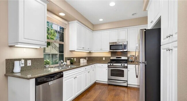 Foto del edificio - 66 Full Moon