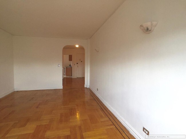 Foto del edificio - 116 Seaman Ave