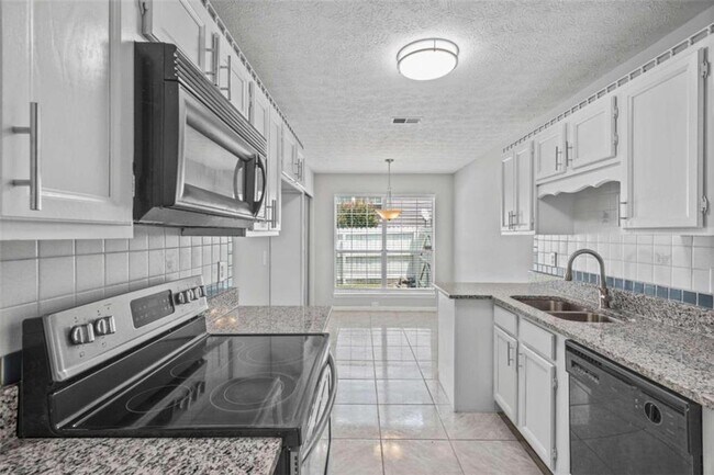 Building Photo - 5934 Fairfield Estates Dr
