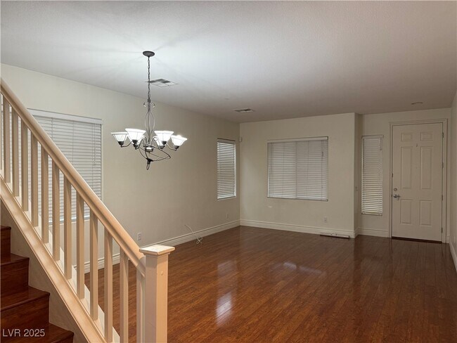 Building Photo - 406 1st on Dr