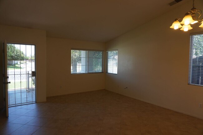 Building Photo - Great Northwest Property!