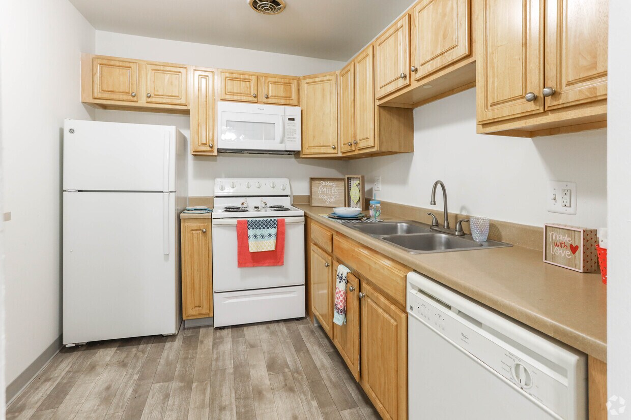 Kings Gate 44090 Kings Gate Dr Sterling Heights, MI Apartments for