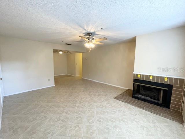 Foto del edificio - 6001 Laketree Ln