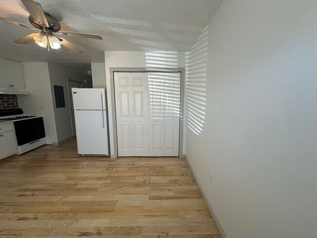 Foto del edificio - 2 Bed, 1.5 Bath Townhome in the Meadows