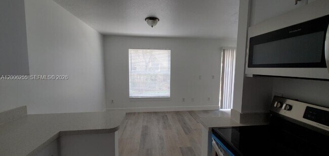 Foto del edificio - 17001 NW 22nd St