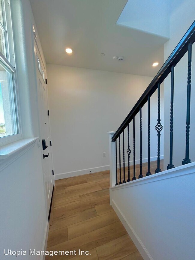 Building Photo - 4 br, 3.5 bath House - 5849 Littlestone St.