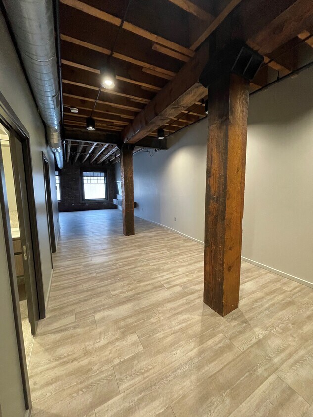 Foto principal - 1011 W 1st Ave