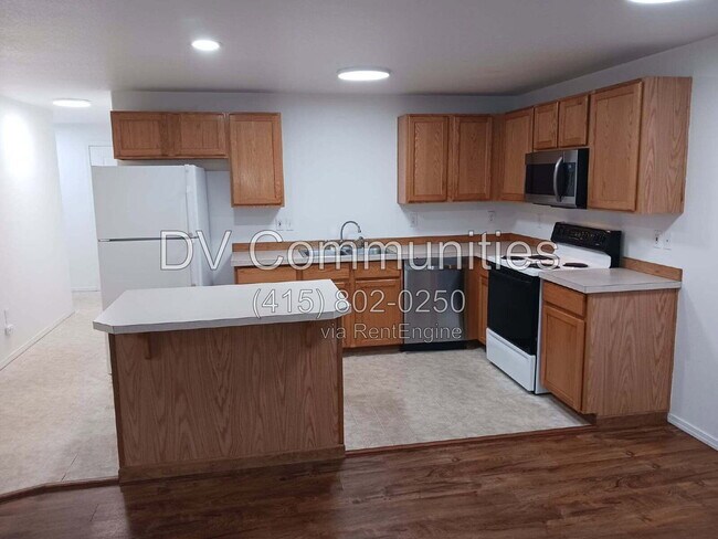 Foto del edificio - 2571 NW Cedar Ave