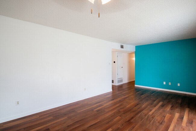Foto del edificio - 1633 Stull Dr