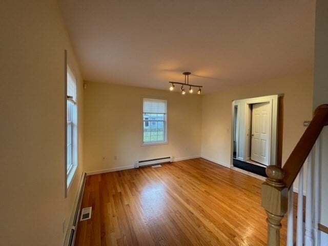 Foto del edificio - 72 Cedar Rd N