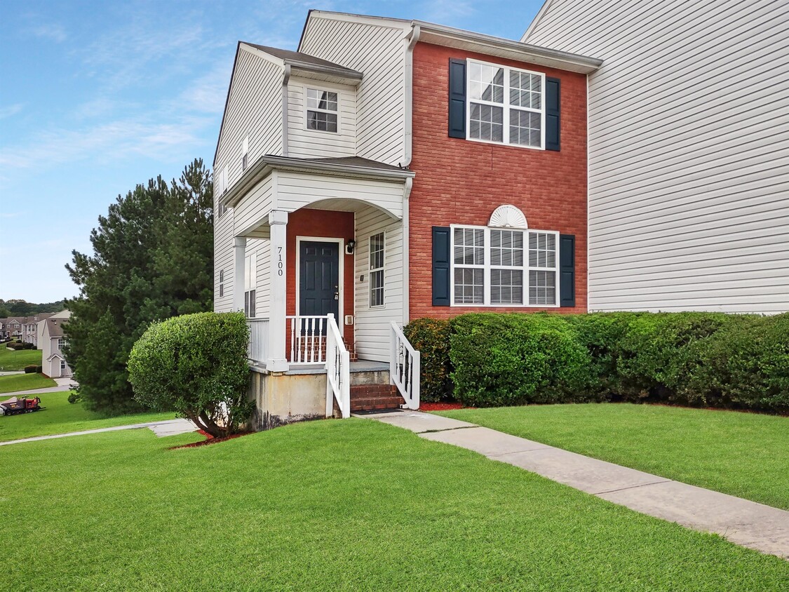 Primary Photo - 7100 Oakley Ct