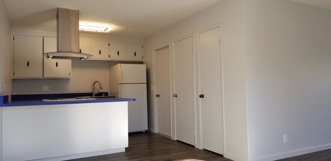 Building Photo - East Davis 3 Bedroom 1 Bathroom Duplex