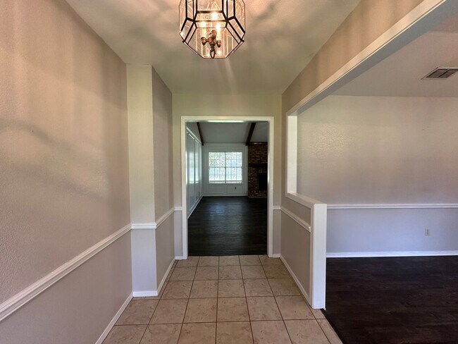 Foto del edificio - Beautiful 3 bedroom home in South Tyler! T...