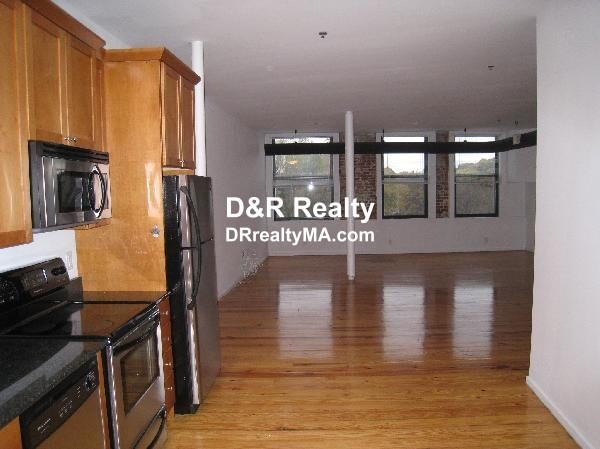 Primary Photo - 600 Columbia Rd