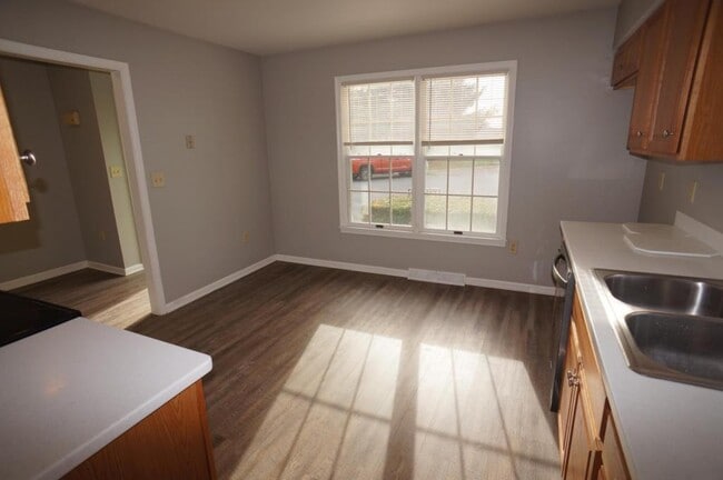 Building Photo - 616 Park Ridge Drive