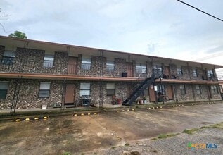 Building Photo - 102 E Avenue A