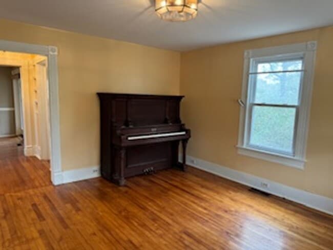 Foto del edificio - Single Family Home Close to Downtown Lexington