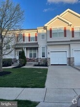 Building Photo - 1007 Buckingham Dr