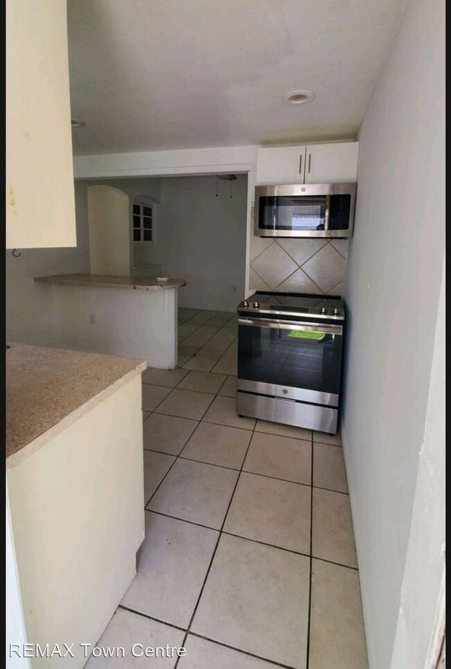 Foto del edificio - 2 br, 1 bath House - 405 NW 64th St #2