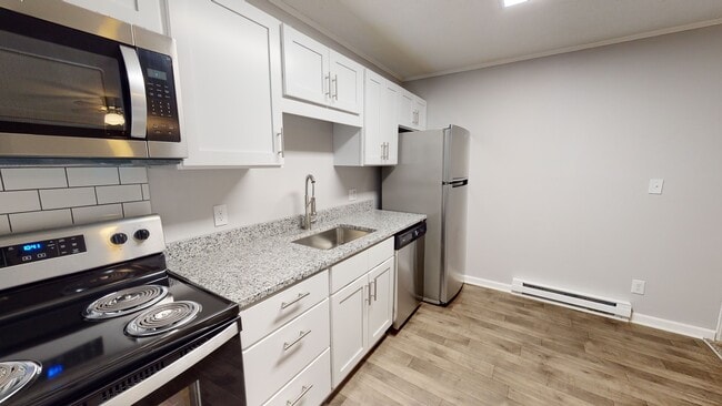 Fully Renovated One Bedroom Platinum - Beltway Park at Winston