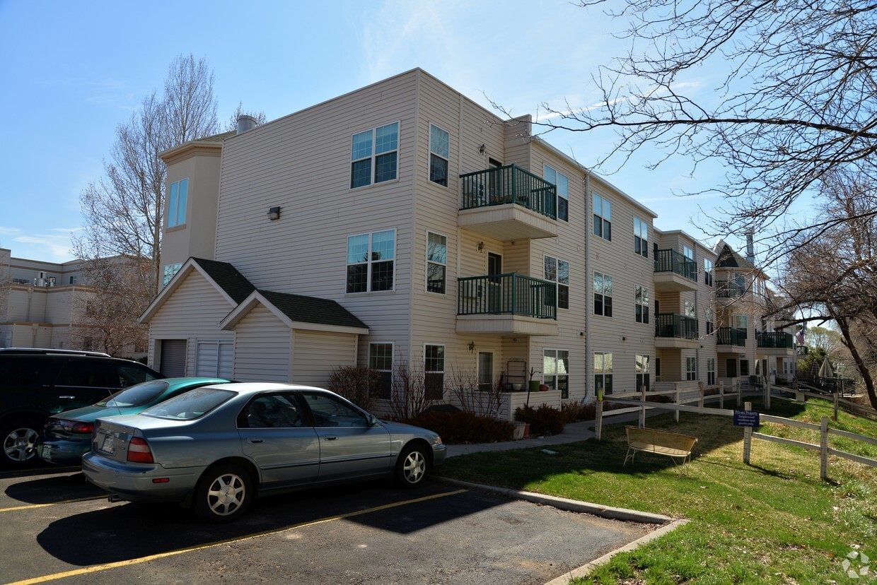Foto del edificio - Tanglewood Condominiums