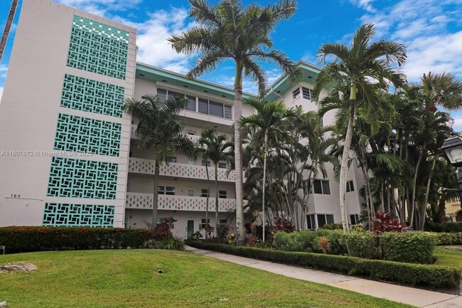 Building Photo - 180 Isle of Venice Dr
