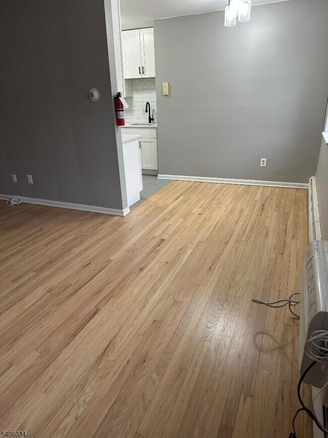 Foto del edificio - 138 Roseland Ave