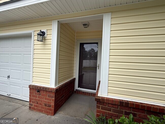 Foto del edificio - 8002 Towne Pk Dr