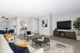 Building Photo - Sienna Heights
