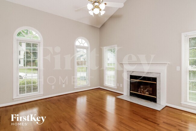 Building Photo - 3229 Sparrowhawk Dr