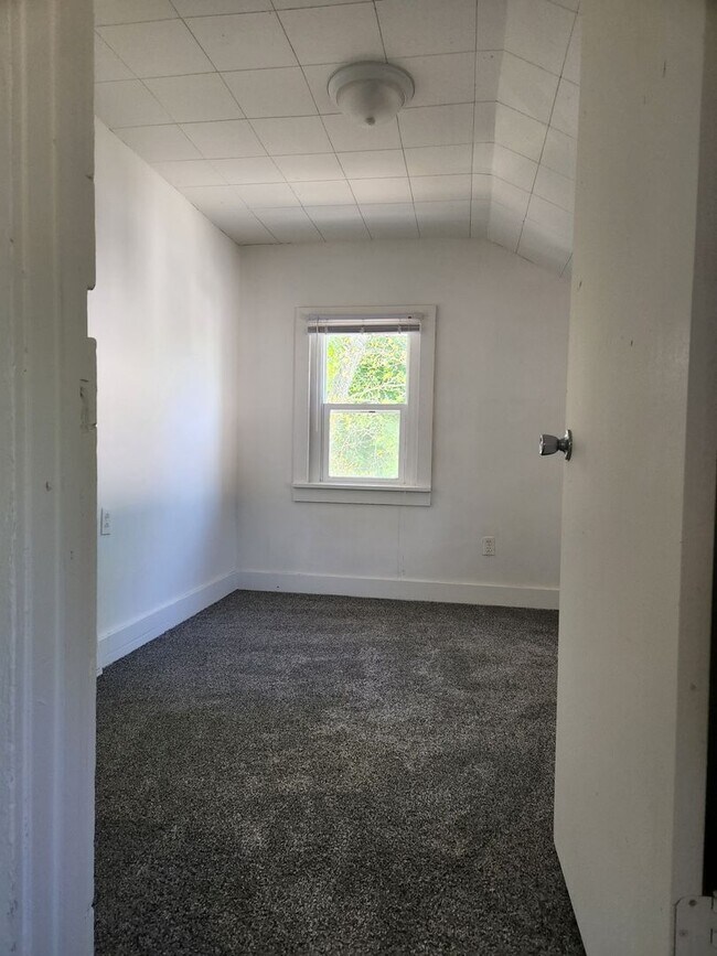 Foto del edificio - Student Housing Available Three Bedroom, O...