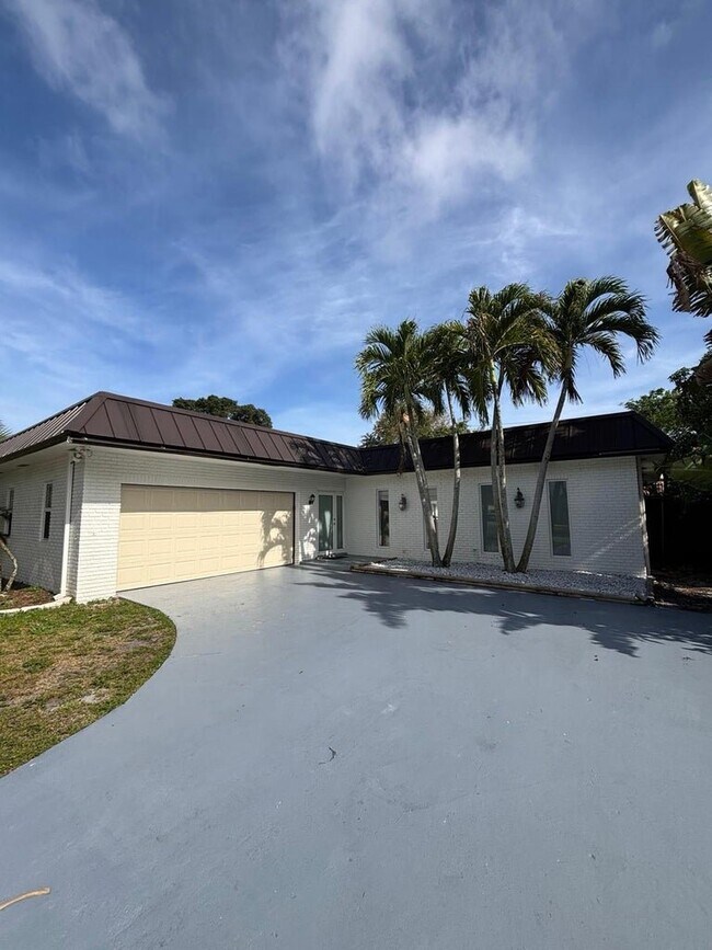 Foto del edificio - 1070 SW 18th St