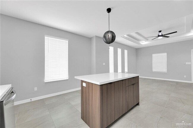 Foto del edificio - 5604 Ozark Ave