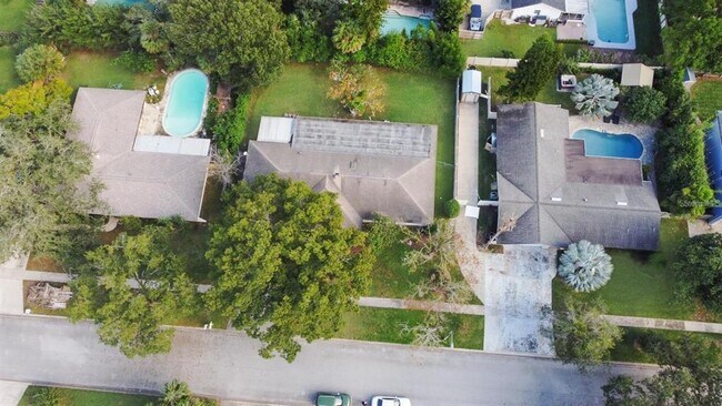 Foto del edificio - 112 Hillcrest Dr