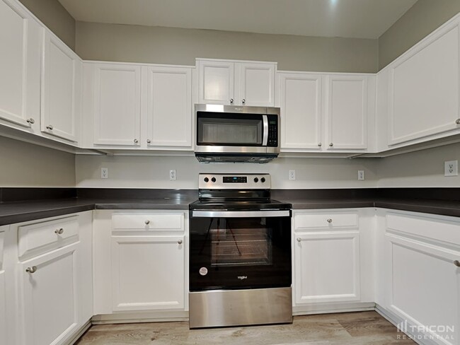 Building Photo - 11409 W Mountain View Dr