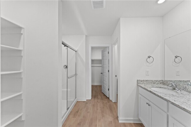 Building Photo - 3060 Laredo Ln