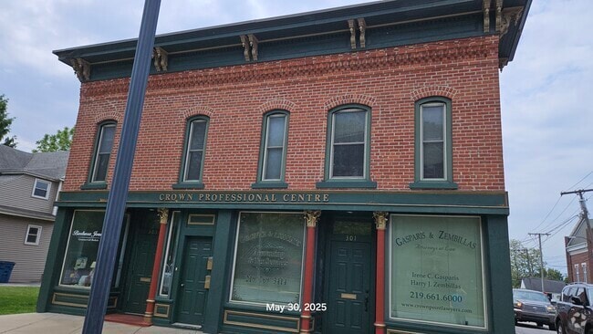 Building Photo - 303 S Main St