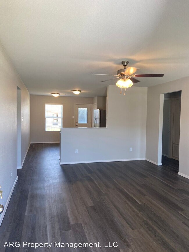 Foto del edificio - 3 br, 2 bath House - 1700 Raden Street