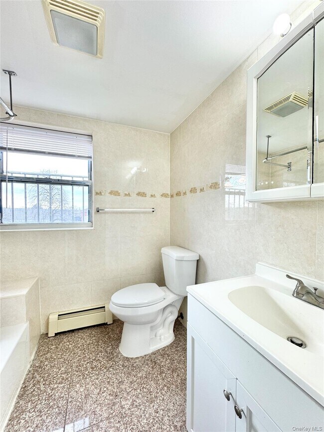 Foto del edificio - 57-39 Mazeau St