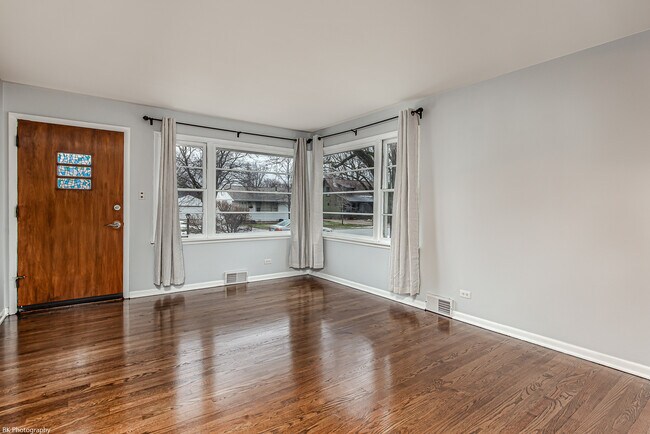 Foto del edificio - 6645 Riverside Dr