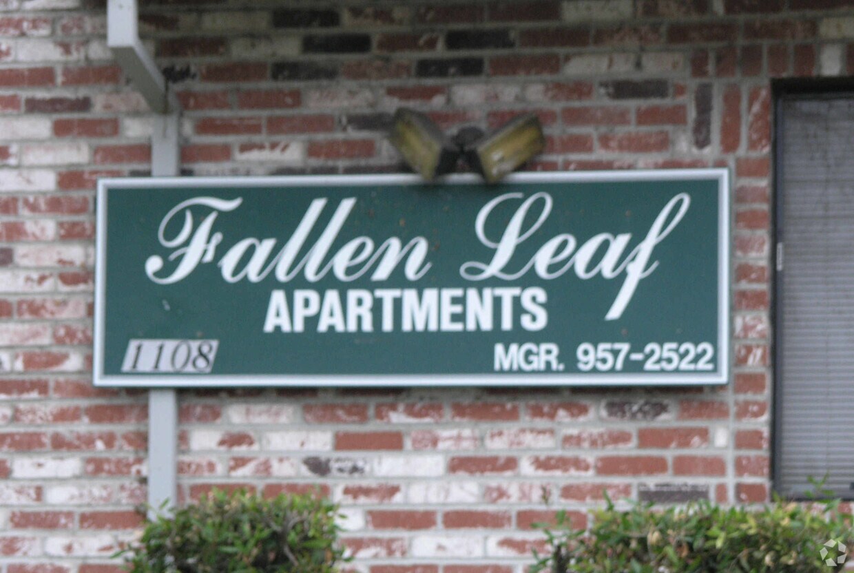 Foto del edificio - Fallen Leaf Apartments