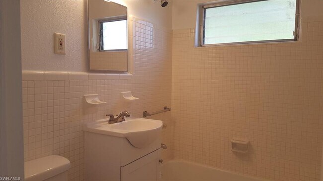 Building Photo - 3461 Lucerne Terrace