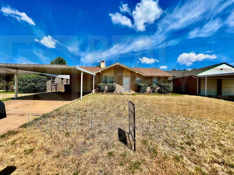1033 Kings Rd, Moore, OK 73160 House Rental in Moore, OK