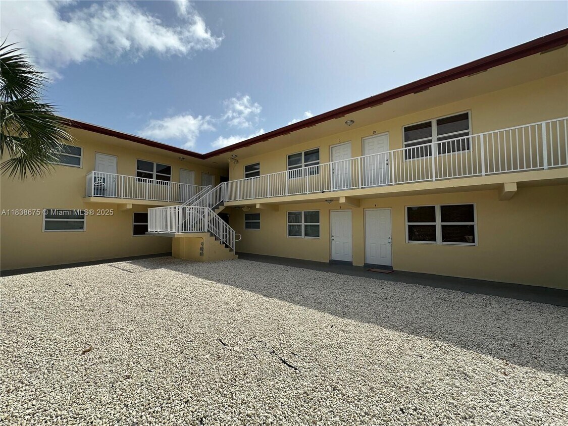 Foto principal - 260 SW 8th St