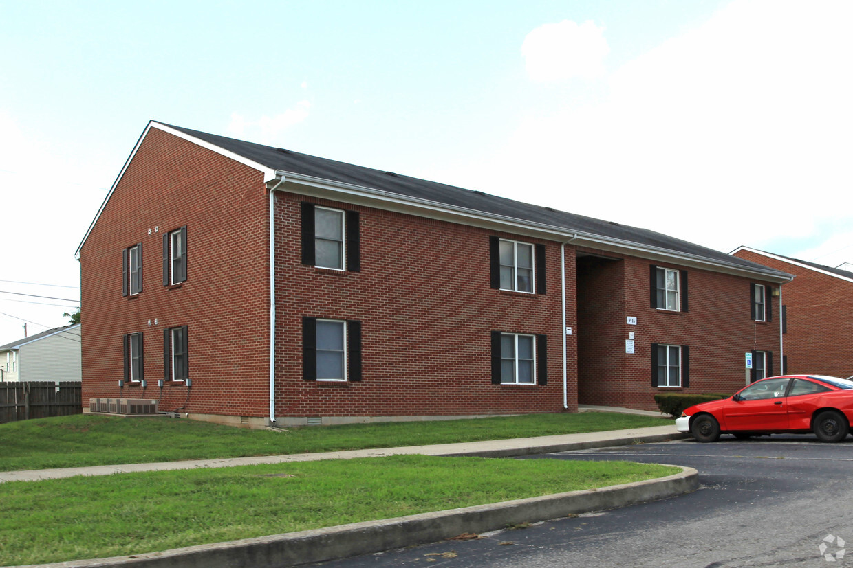 Primary Photo - Briarwick Apartments