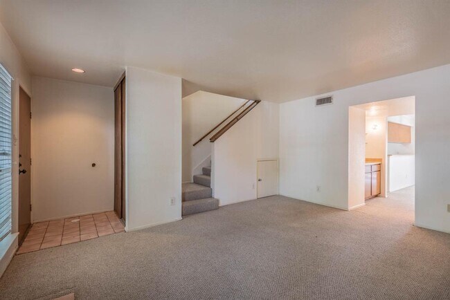Building Photo - 3901 Woodchase Dr