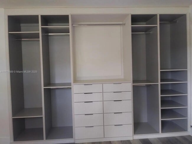 Foto del edificio - 7505 SW 82nd St