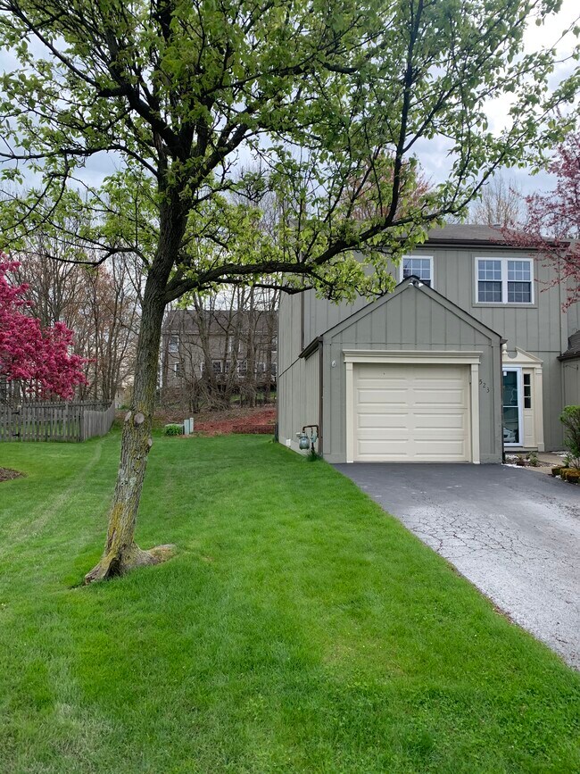 Building Photo - 523 Brandywine Dr